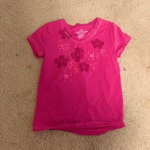 a short sleeve shirt